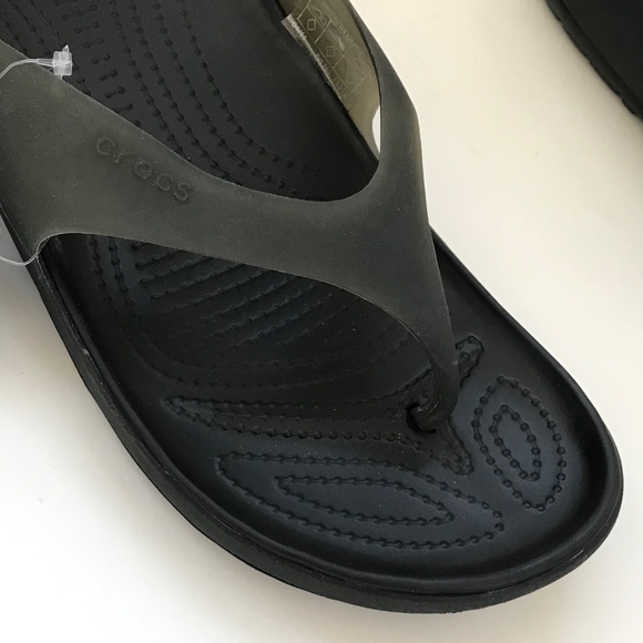 CROCS Flip Flop Sandals Black Carlie Flip NWT Women’s Size 10 - Picture 2 of 16
